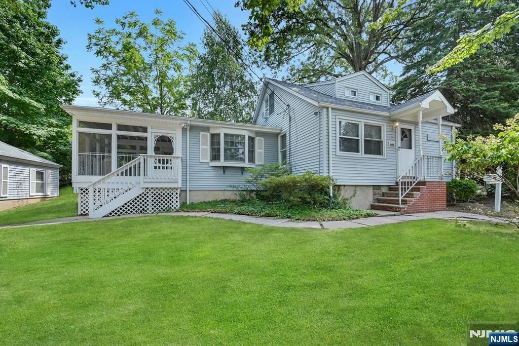 Property Photo:  88 Pyle Street  NJ 07649 
