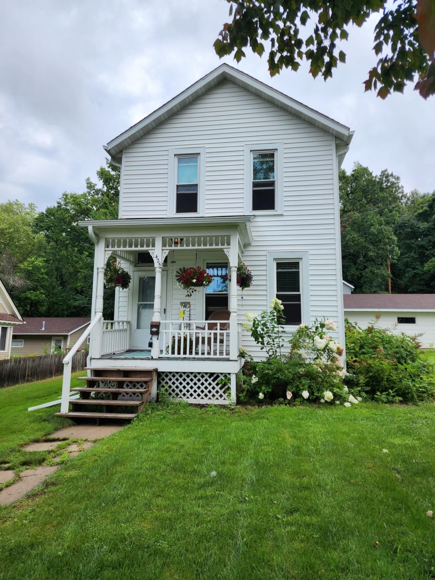 Property Photo:  425 Minnesota Street  MN 55066 