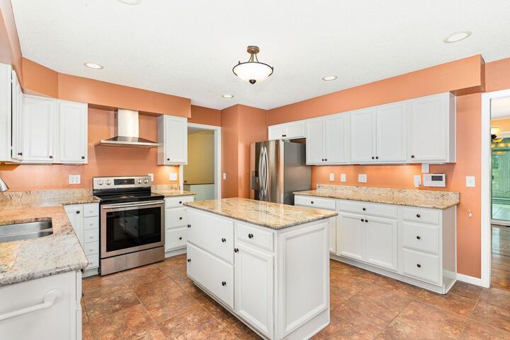 Property Photo:  13608 Wellington Crescent  MN 55337 