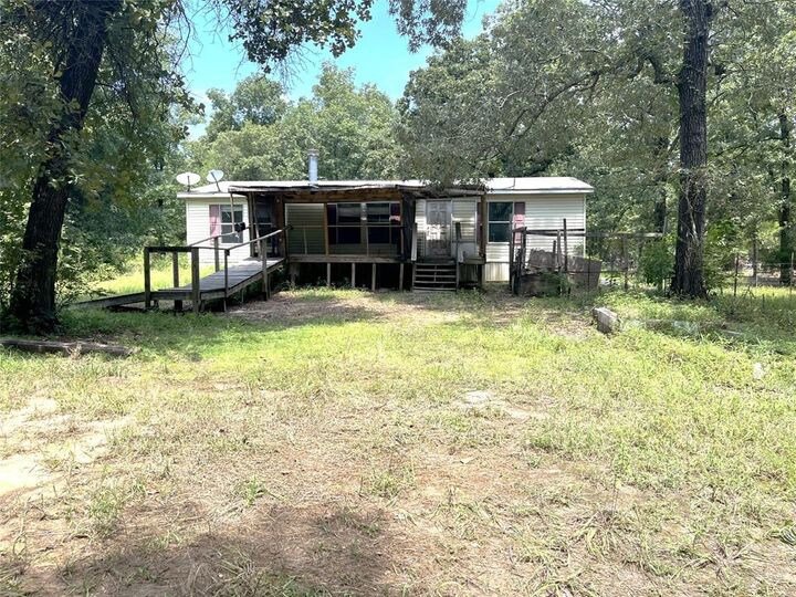 Property Photo:  140 County Road 34760  TX 75460 