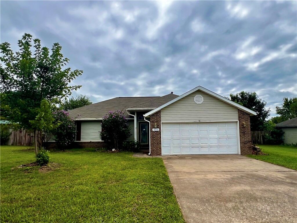 Property Photo: 113 N Bailey Street AR 72745