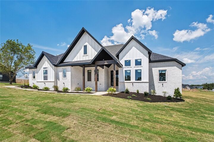 Property Photo: 3130 Cambridge Street AR 72713