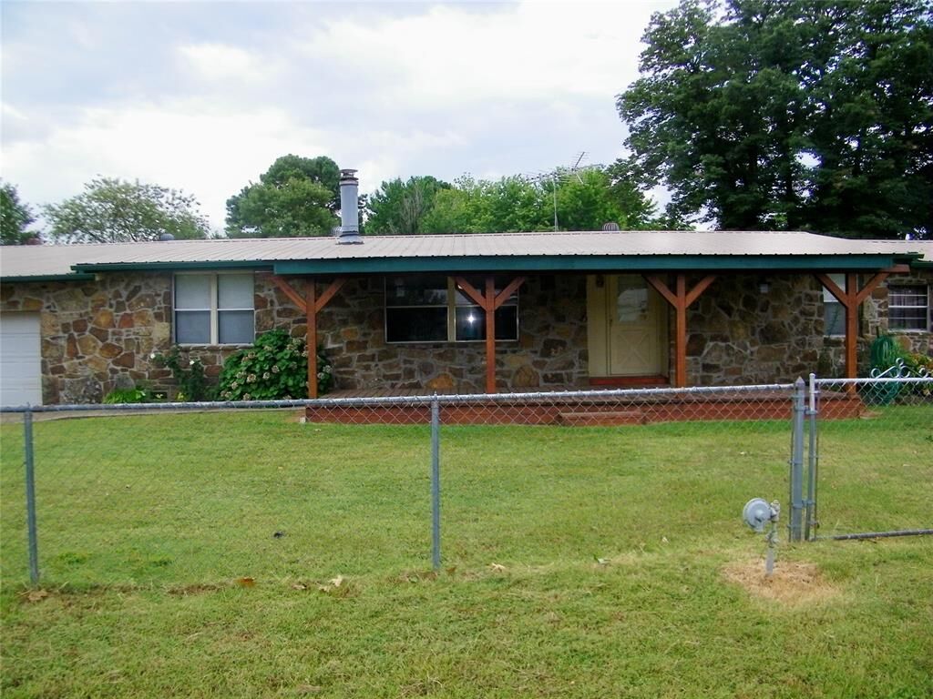 Property Photo: 417614 E 1123 Road OK 74426
