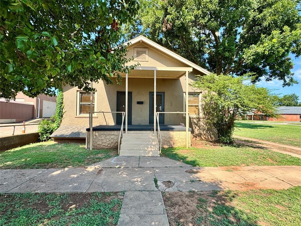 Property Photo: 408 S 5th Street OK 73018