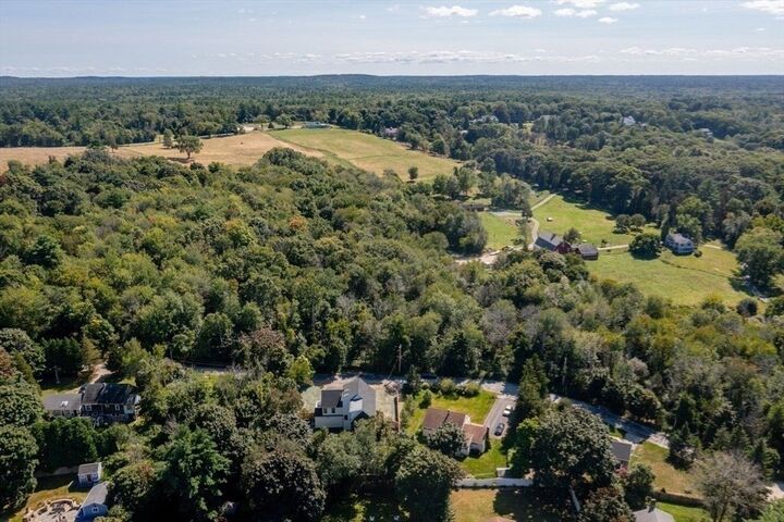 10/13 Elizabeth Ln  Hingham MA 02043 photo