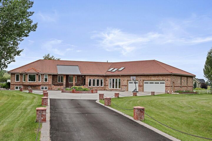 242125 8 Street E  Rural Foothills County AB T1S 3L2 photo
