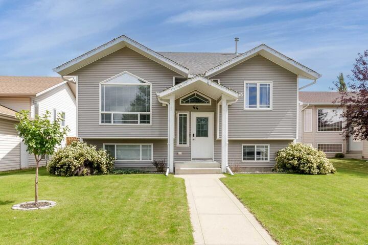 44 Oneil Close  Red Deer AB T4P 3T4 photo
