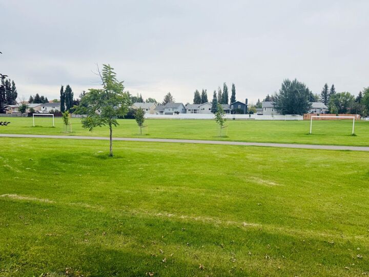 Property Photo: 620 Columbia Boulevard W 312 AB T1K 7A8