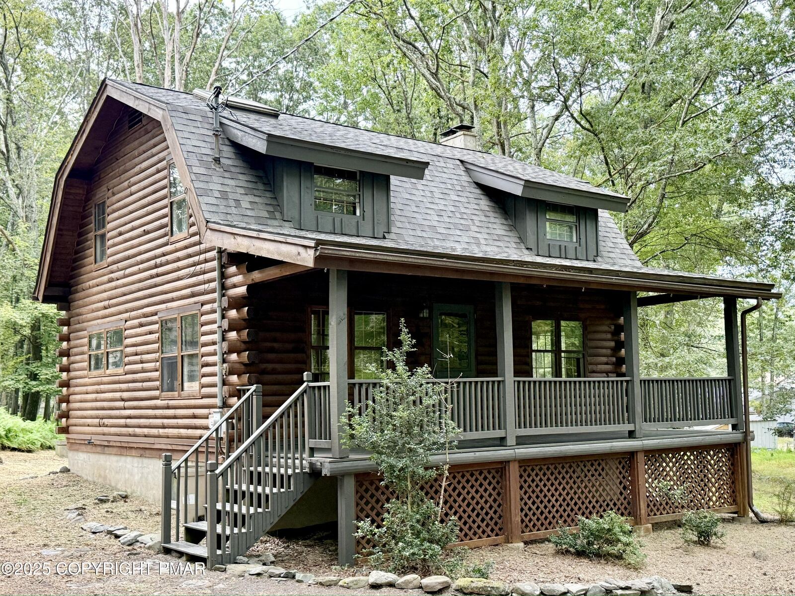 Property Photo:  113 Davis Circle  PA 18324 