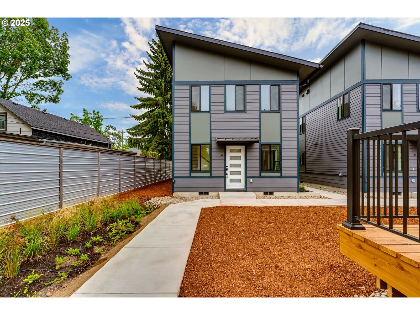 Property Photo: 9 Monroe St D OR 97402