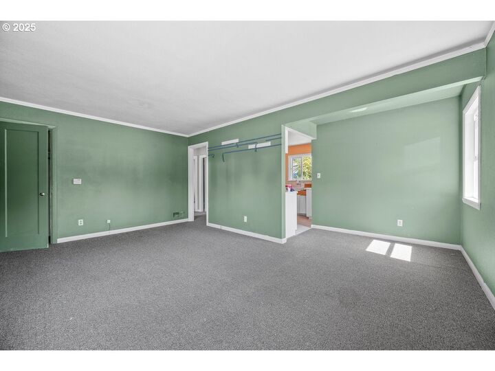 Property Photo: 12 NE 75th Ave OR 97213