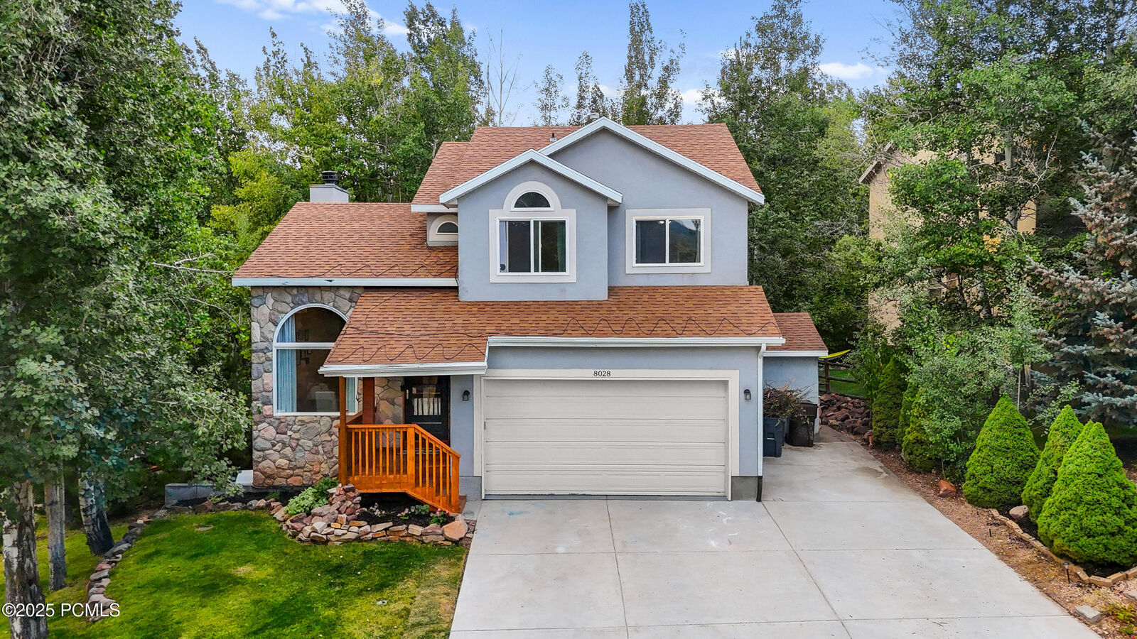 Property Photo: 8028 Springshire Drive UT 84098
