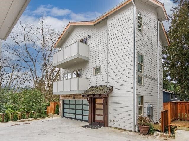 13716  30 Avenue NE B  Seattle WA 98125 photo