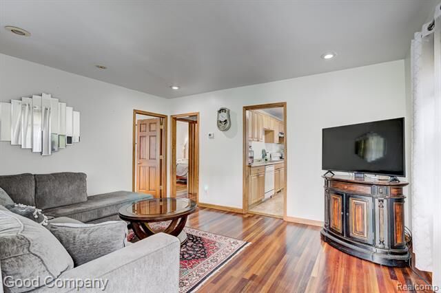 Property Photo:  419 Linden Avenue  MI 48073 