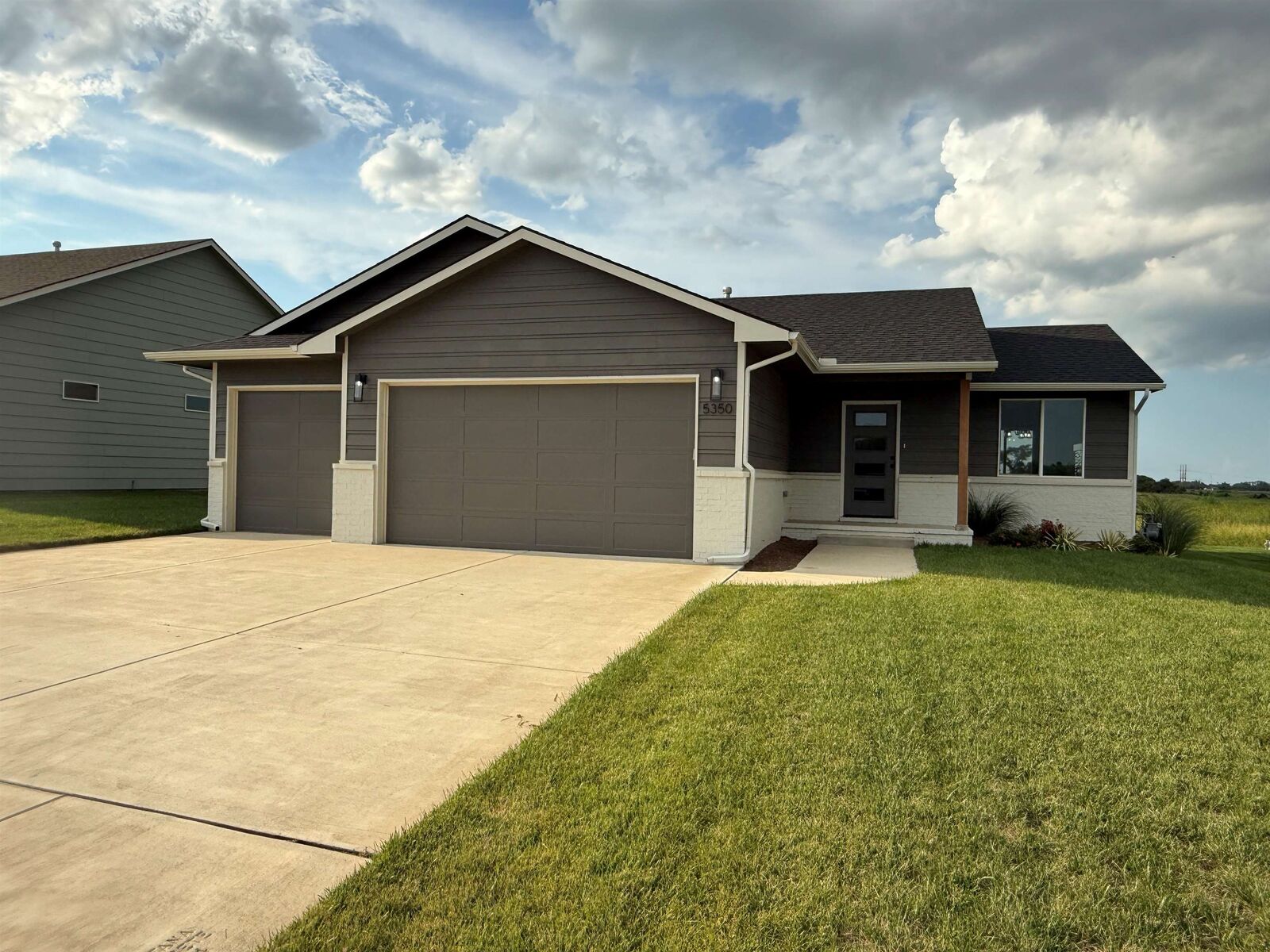 Property Photo: 5350 W 42nd St South KS 67215