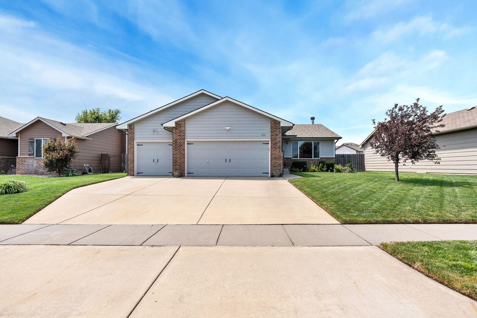 Property Photo: 1711 N Decker St KS 67235