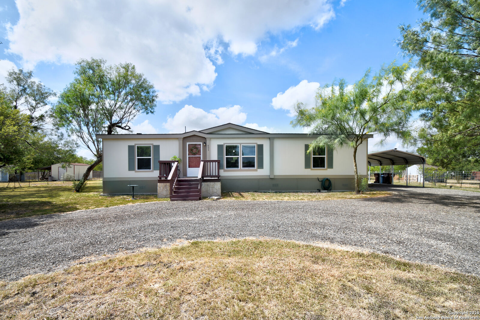 Property Photo: 605 County Road 3821 TX 78253