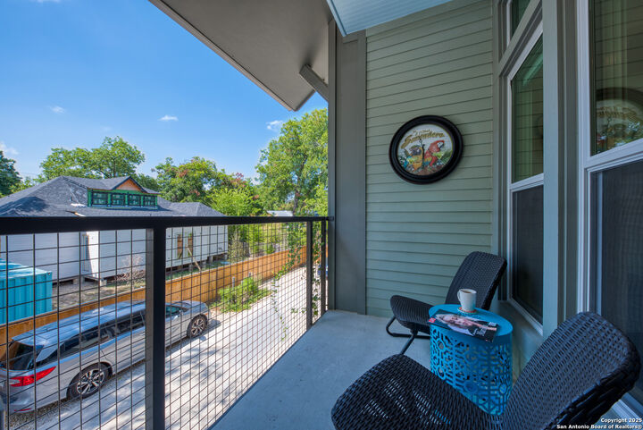 Property Photo:  139 Cedar 104  TX 78210 