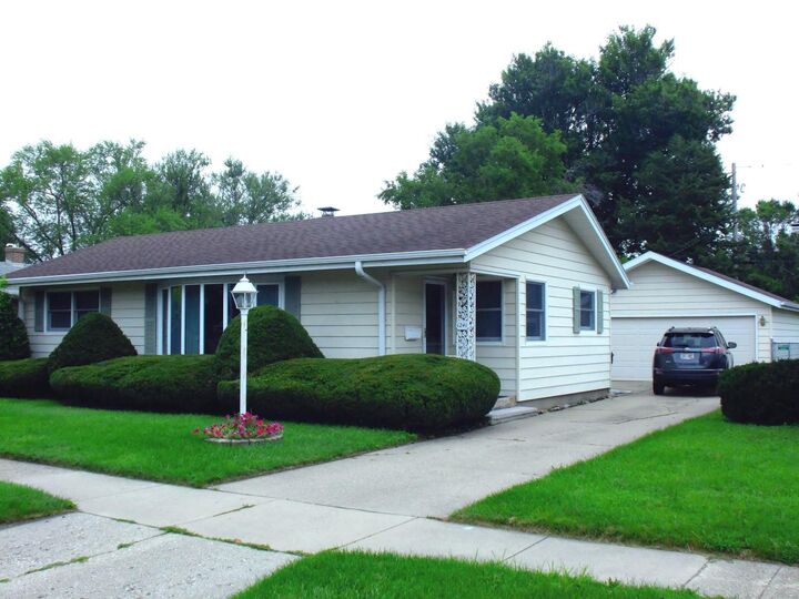 Property Photo:  1241 South Pearl Street  WI 53546 