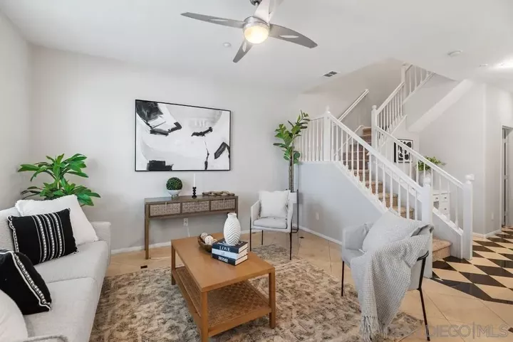 Property Photo:  211 Calle Del Sol  CA 92083 