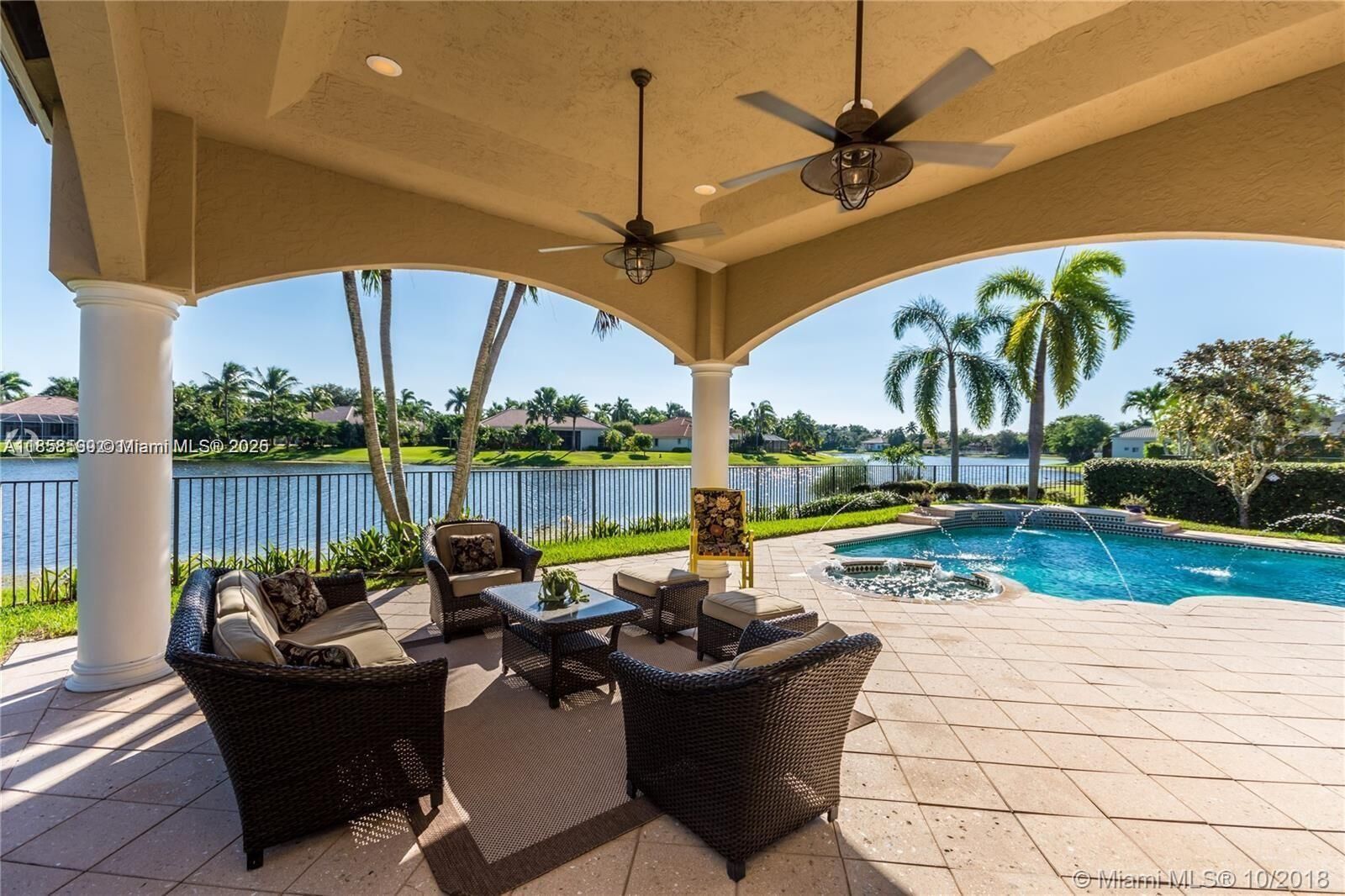 Property Photo:  2726 Meadowood Dr 2726  FL 33332 