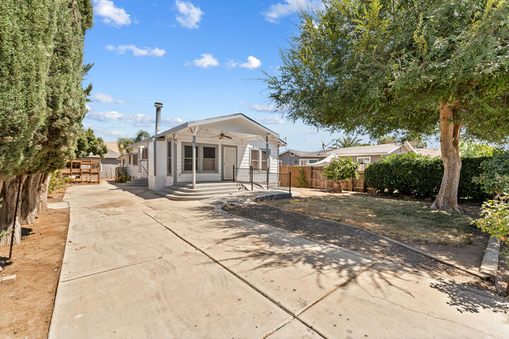 Property Photo:  15630 Seville Avenue  CA 93292 