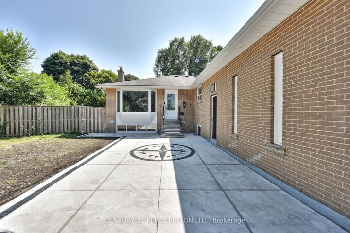 Photo de la propriété: 32 Drum Oak Crescent ON L6T 1M5
