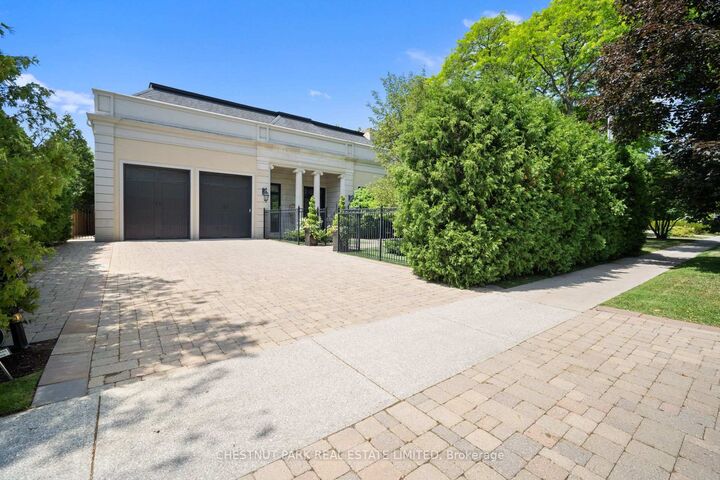 Property Photo: 14 Banbury Road ON M3B 2K4