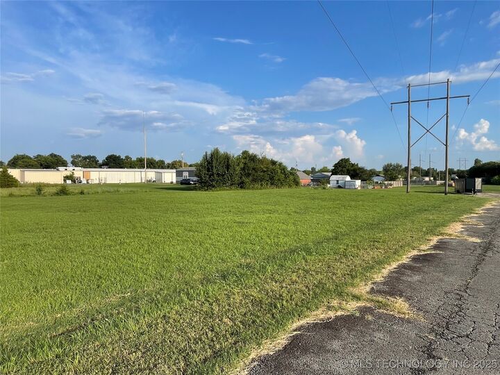 Property Photo: 3 S Warmack Street W OK 74469