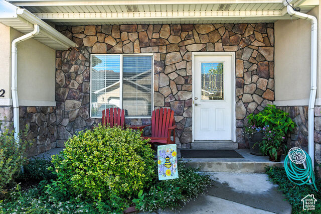 Property Photo:  502 E Sierra Ln S  UT 84062 