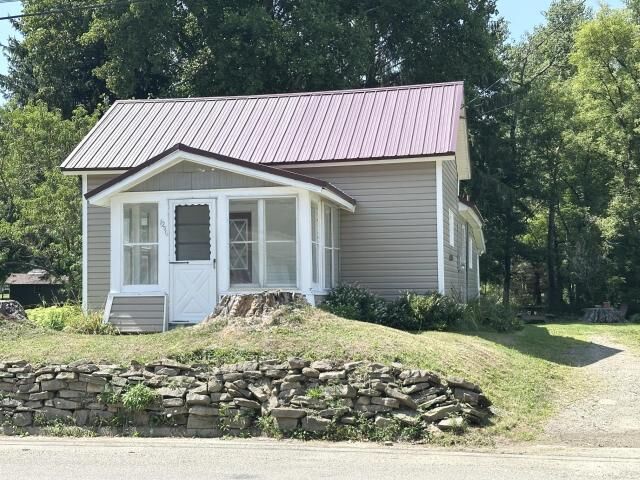 Property Photo: 1249 White Street PA 16407