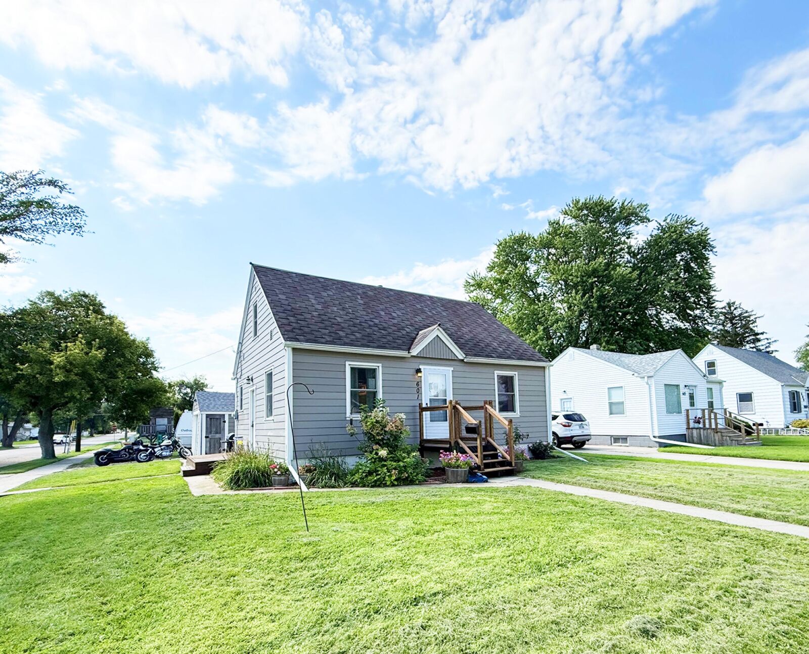 Property Photo:  601 N Jackson St  SD 57401 