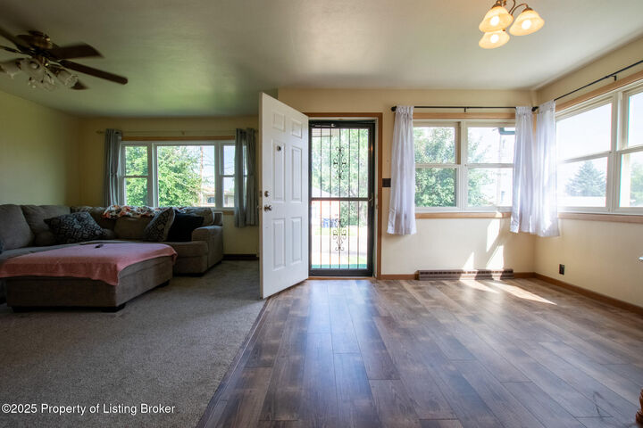 Property Photo: 323 6th Ave. E ND 58601