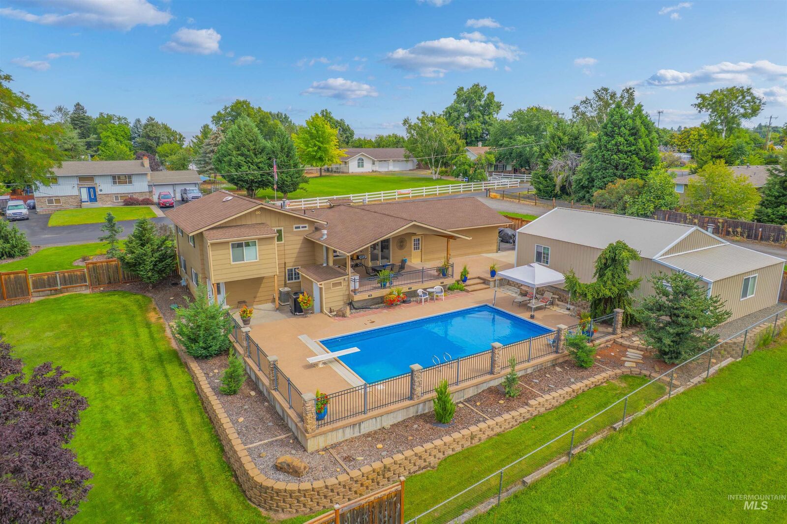 Property Photo:  1332 Hemlock Ave.  ID 83501 