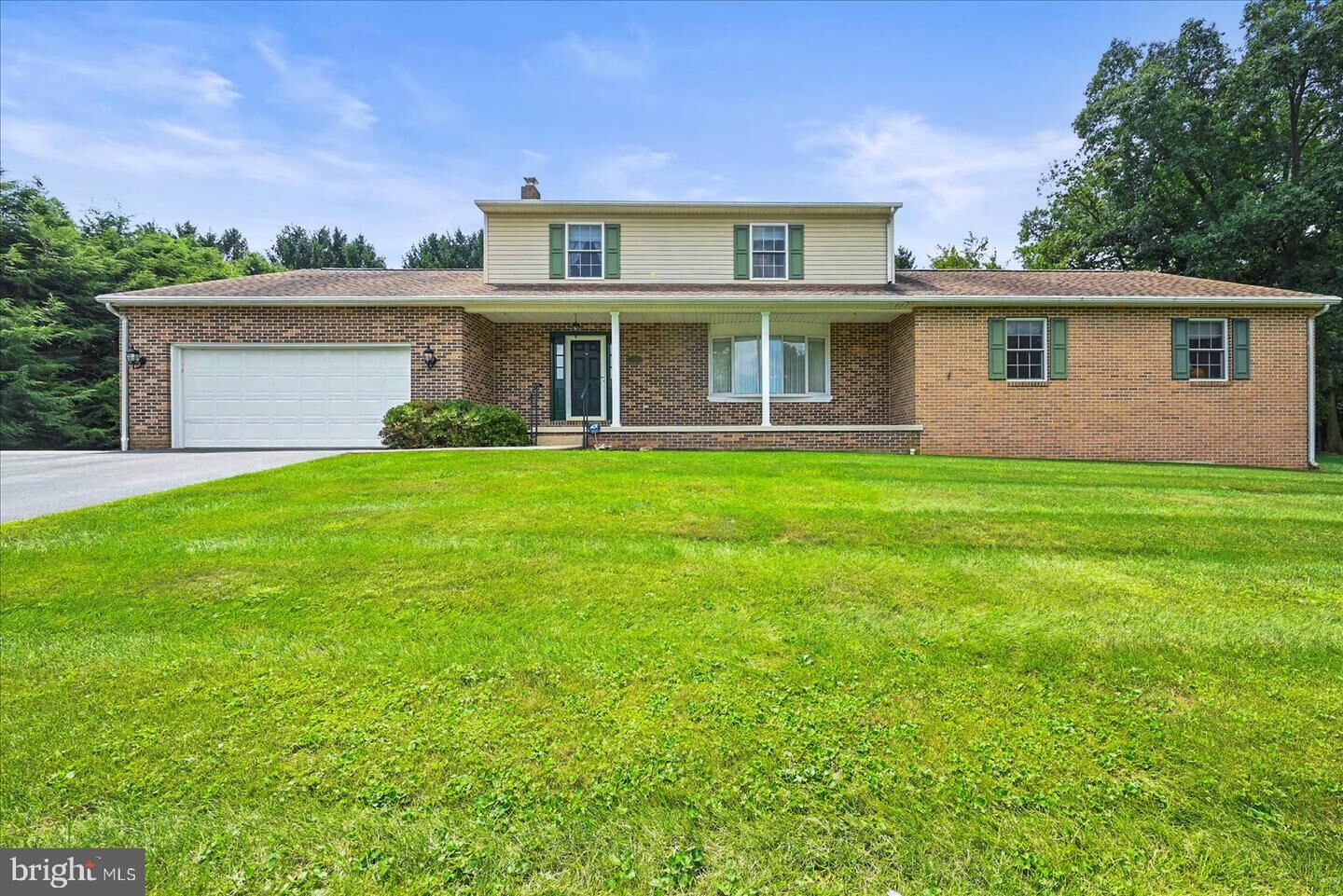 Property Photo:  869 Oakwood Road  PA 17349 