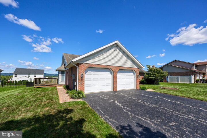 Property Photo:  2330 Mountain View Drive  PA 17315 