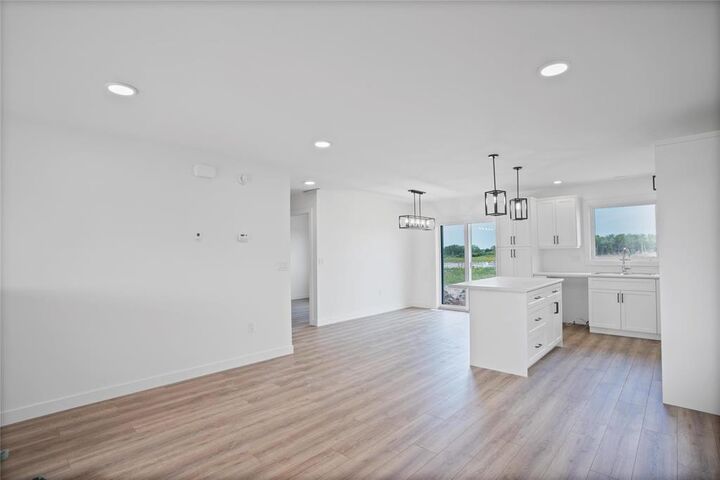 Property Photo:  9 Conifer Cove  MB R5L 0L5 
