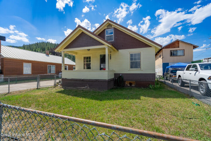 Property Photo:  110 D St  ID 83868 