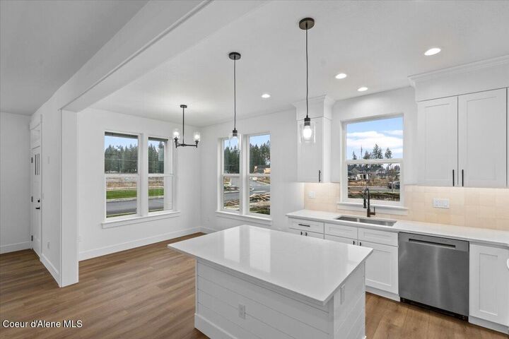 Property Photo:  369 E Grosbeak Ave  ID 83835 