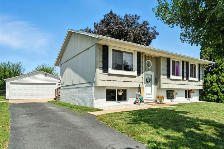Property Photo: 3700 Fir Tree Drive NE IA 52402