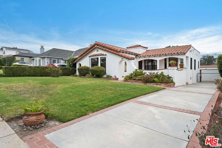 Property Photo: 6111 W 75th St CA 90045