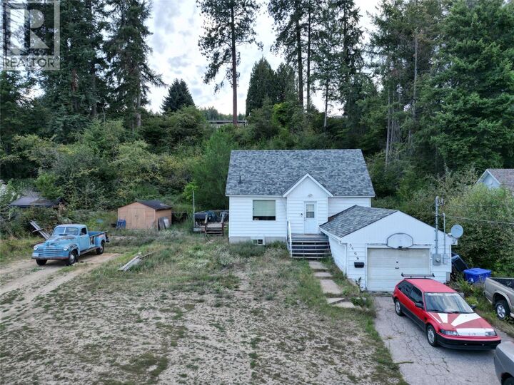 Property Photo: 2508 Columbia Avenue BC V1N 2X5