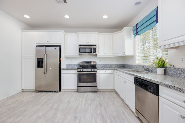 Property Photo: 444 Via De La Paz CA 92211