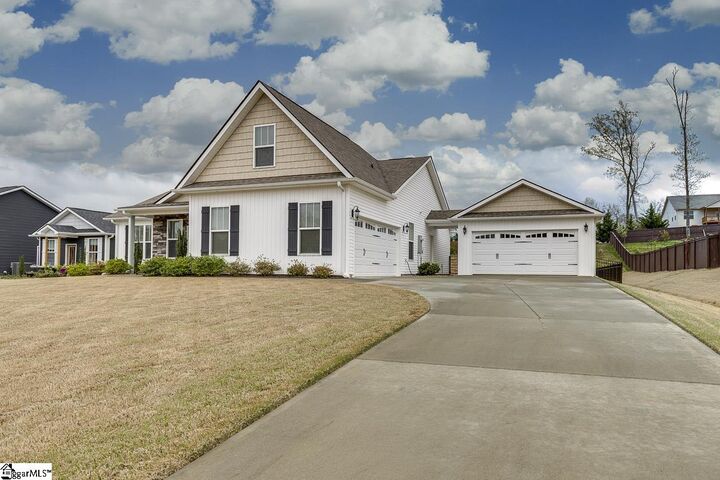 Property Photo:  9 Judge Looper Court  SC 29690 