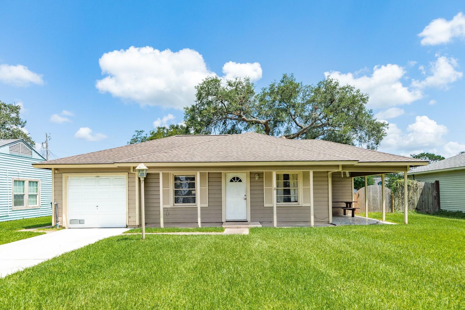 Property Photo:  1225 San Felipe Street  TX 77515 
