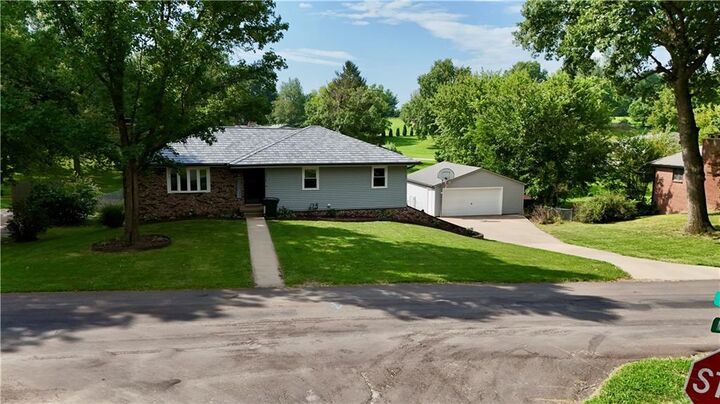 Property Photo: 3814 Meadow Oak Lane MO 64503