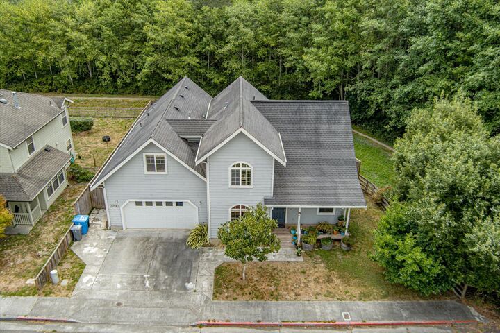 2700 Meadow Creek Way  Arcata CA 95521 photo