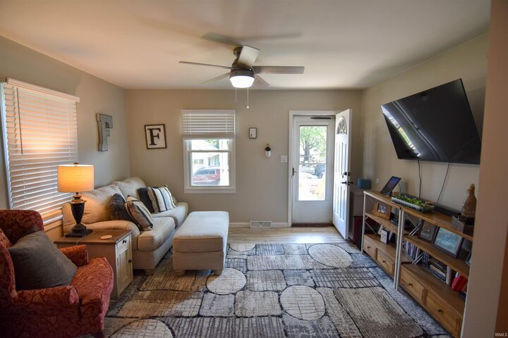 Property Photo:  518 N Short Street  IN 47660 