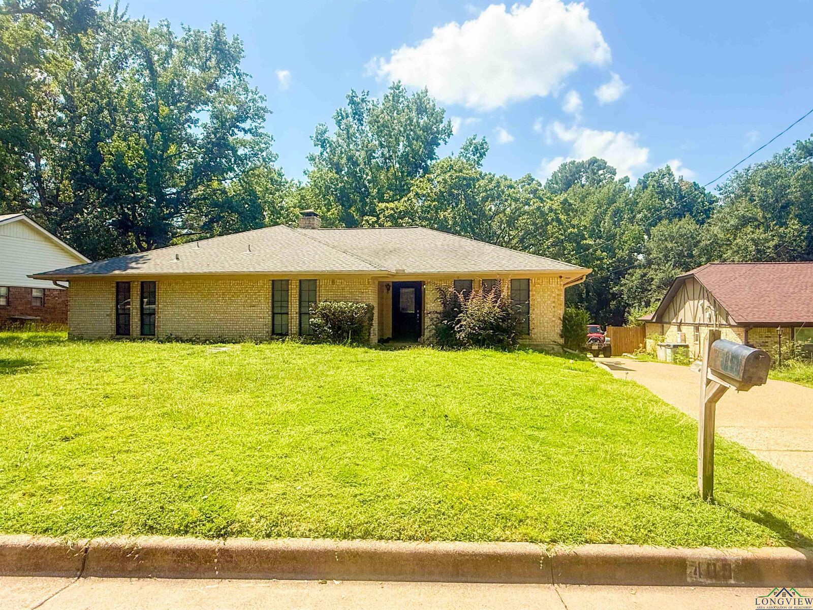 Property Photo:  409 Sutherland Dr.  TX 75703 