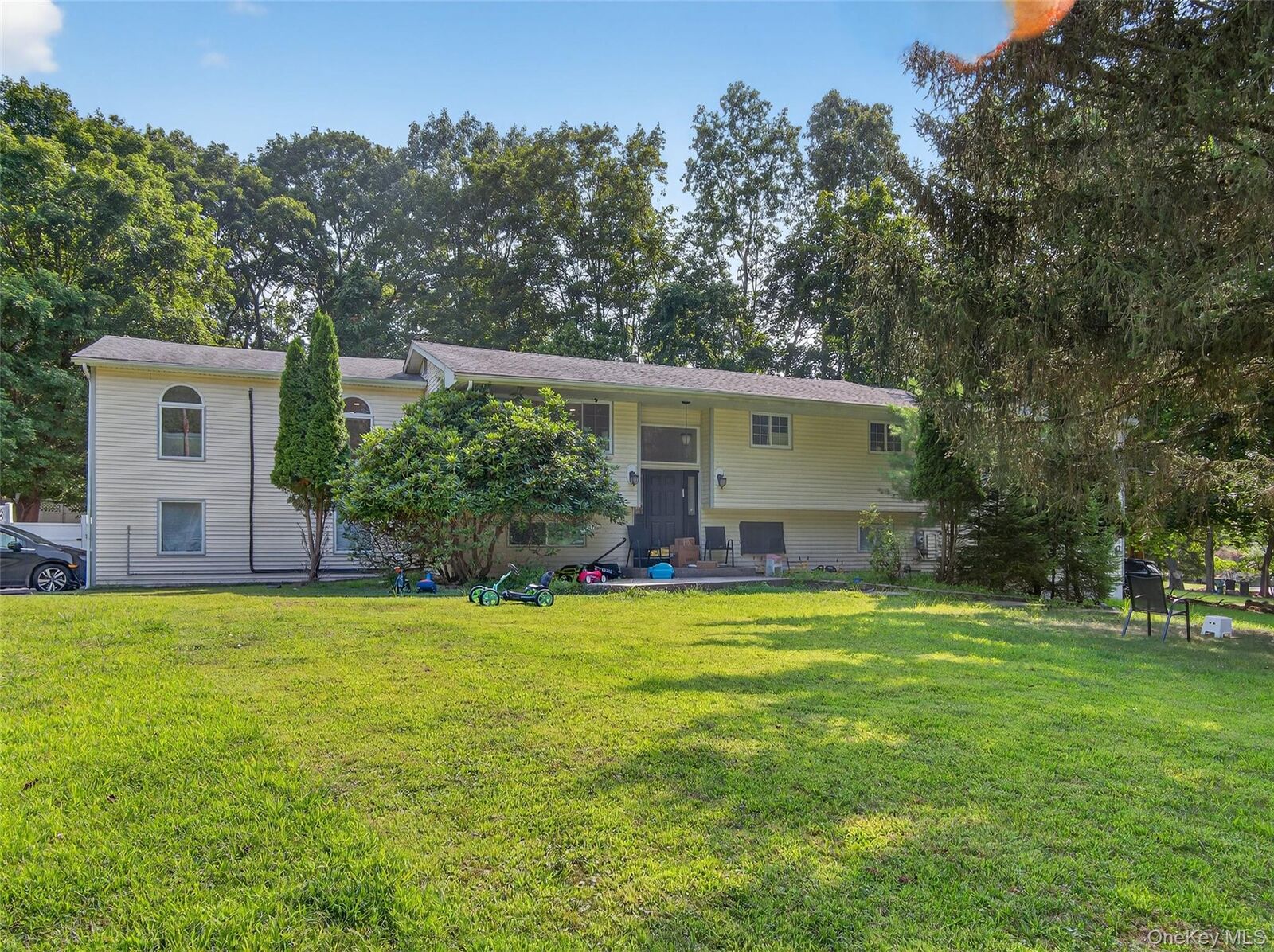 Property Photo: 7 Eleanor Place NY 10952